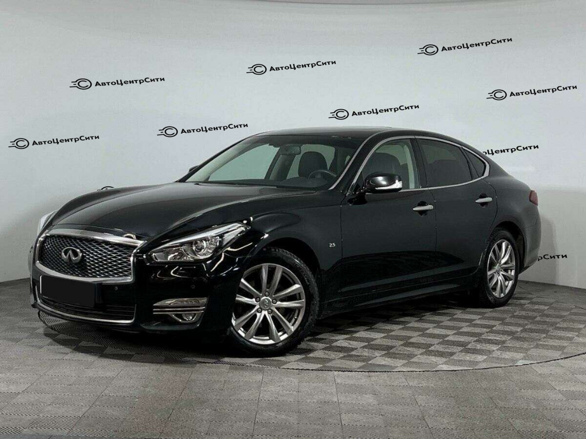 Infiniti Q70
