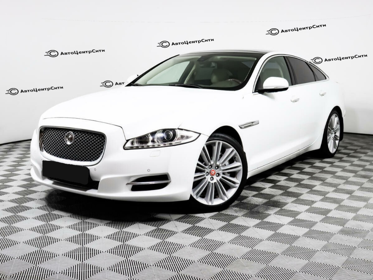 Jaguar XJ