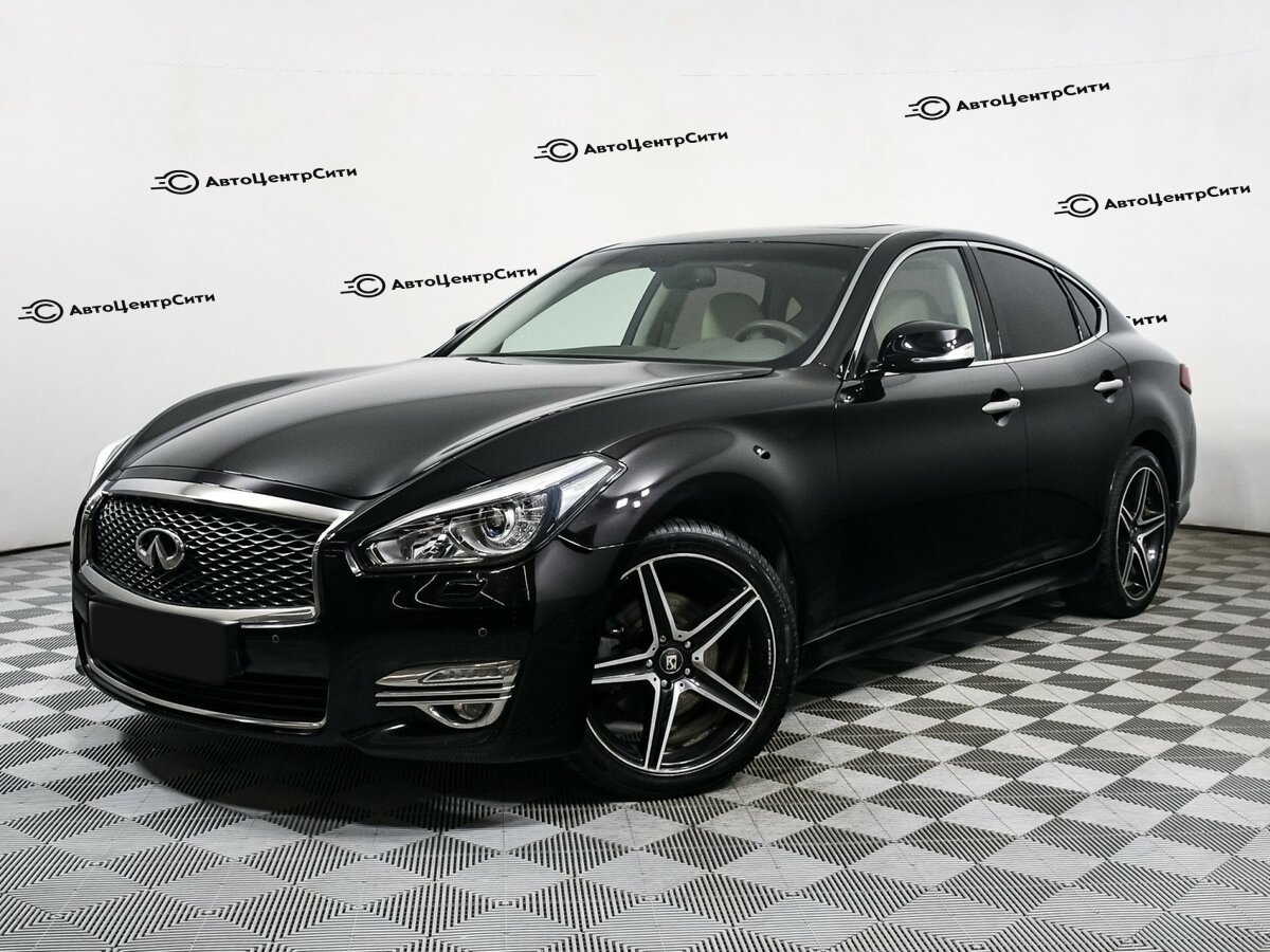 Infiniti Q70