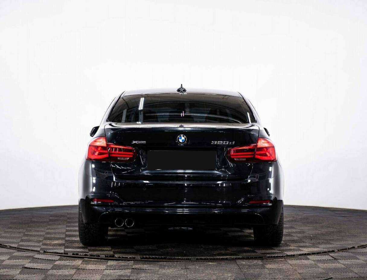 BMW 3 серии с пробегом — 2018 год. Фото: #4