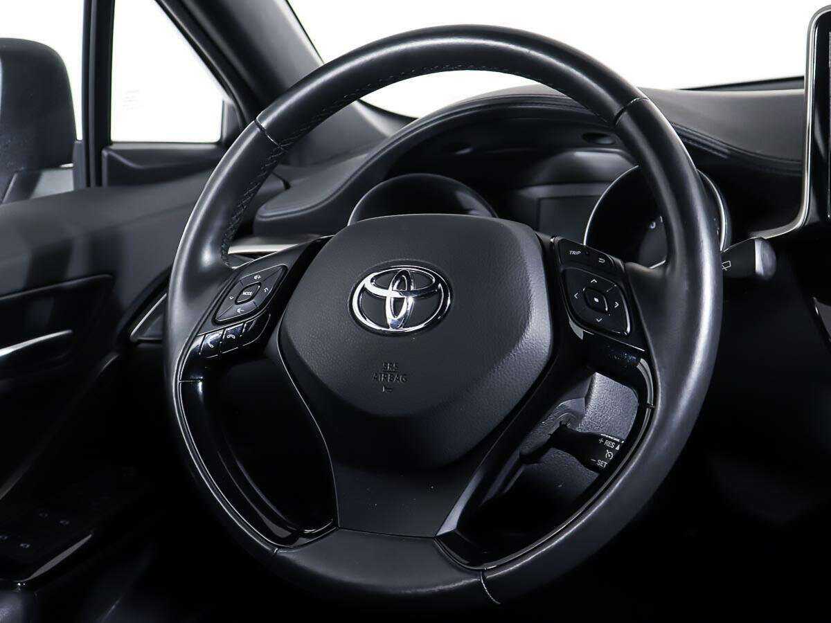 Toyota C-HR с пробегом — 2019 год. Фото: #14