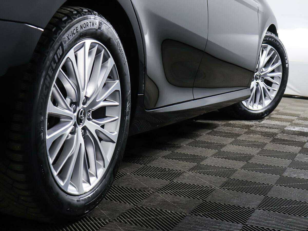 Toyota Camry с пробегом — 2018 год. Фото: #22