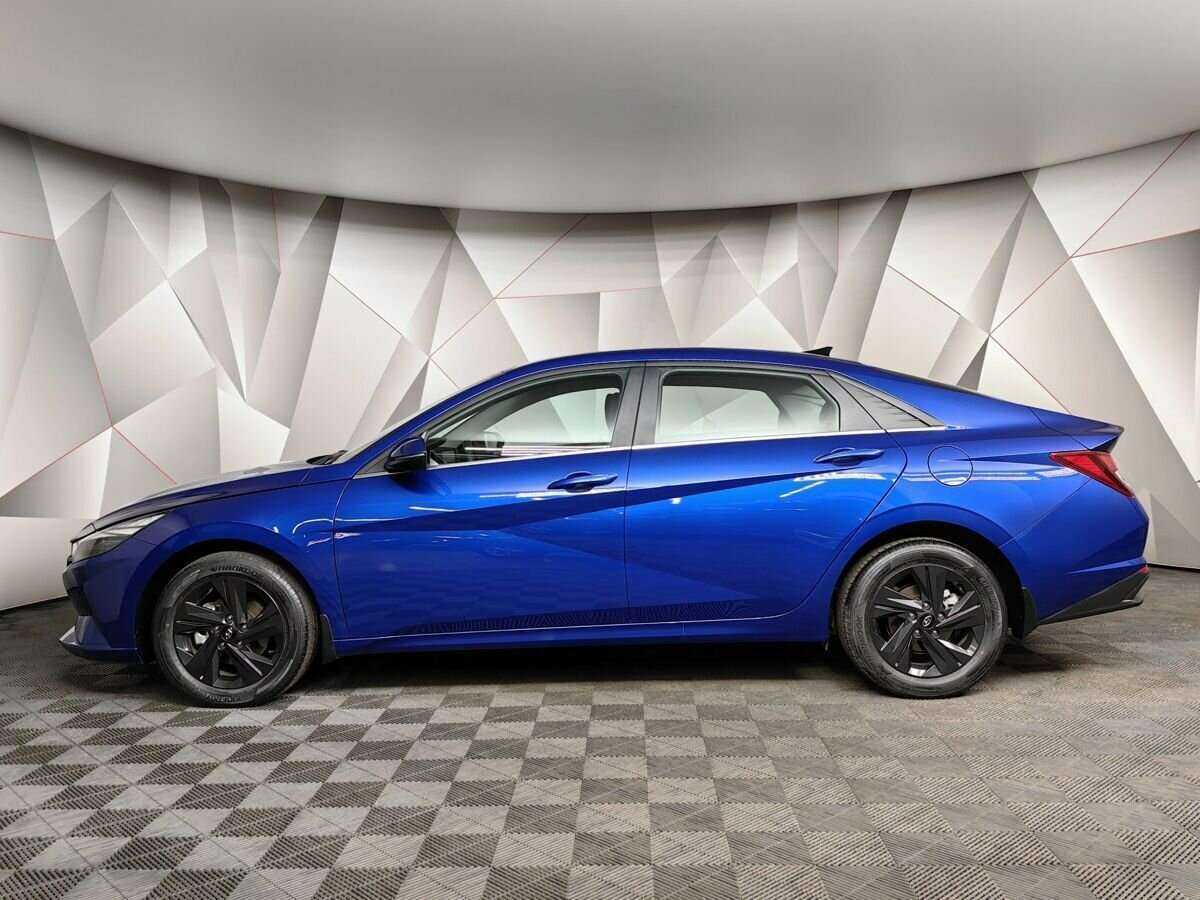 Hyundai Elantra с пробегом — 2022 год. Фото: #4