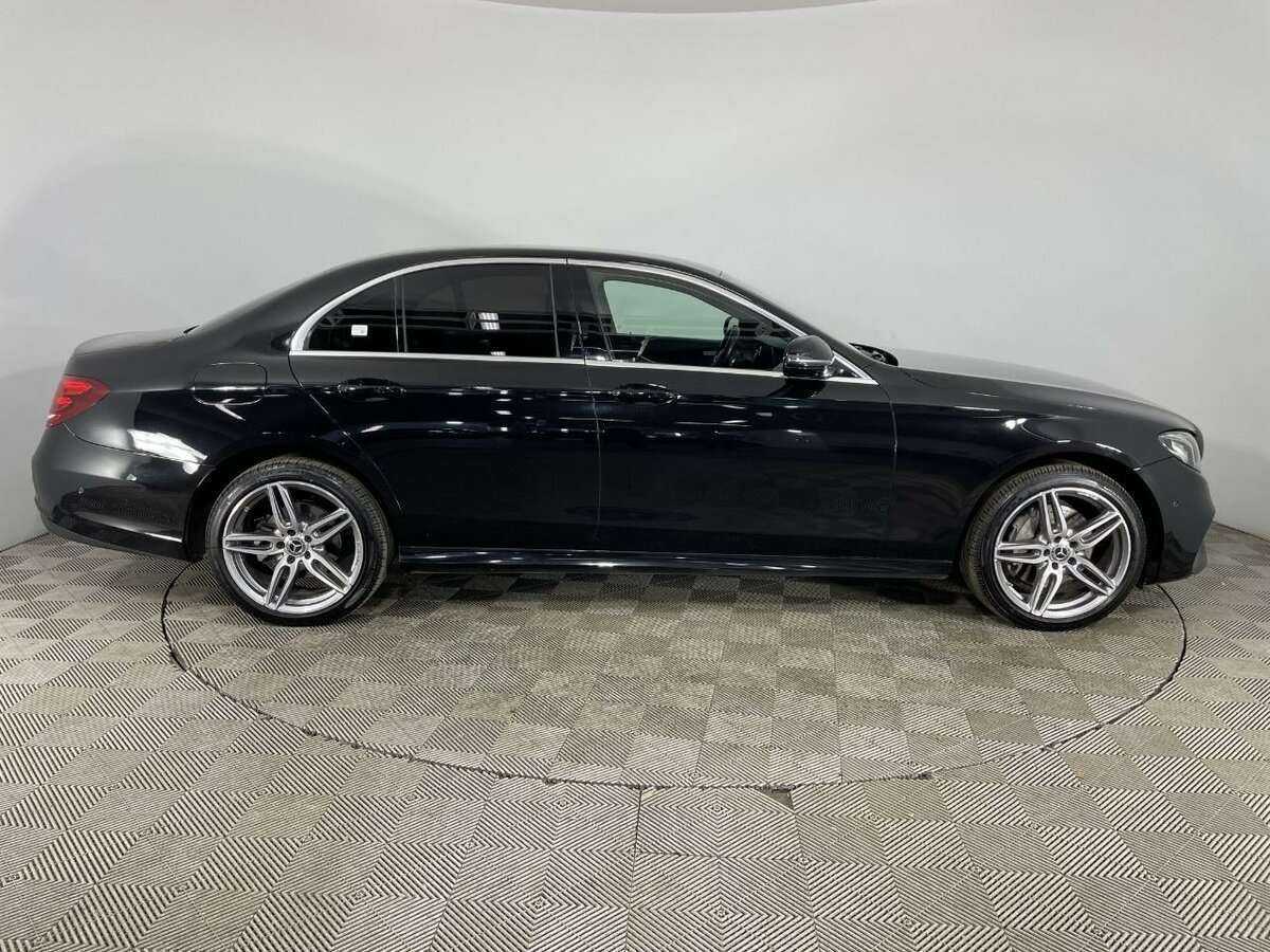 Mercedes-Benz E-Класс с пробегом — 2019 год. Фото: #3