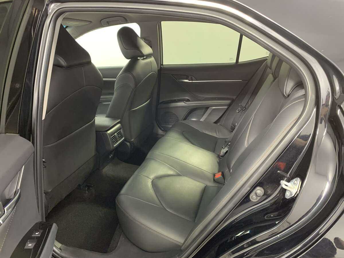 Toyota Camry с пробегом — 2019 год. Фото: #7