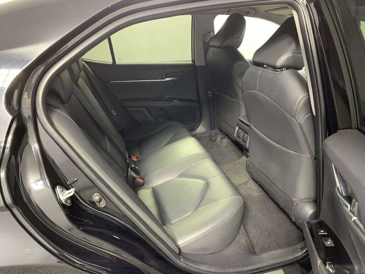 Toyota Camry с пробегом — 2019 год. Фото: #12