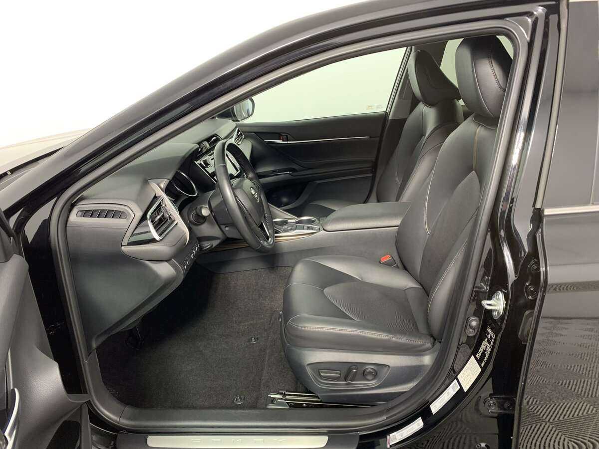Toyota Camry с пробегом — 2019 год. Фото: #15
