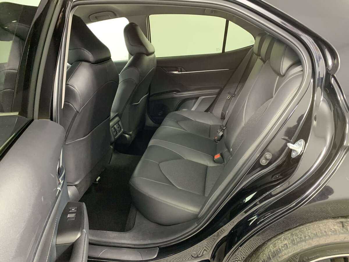 Toyota Camry с пробегом — 2021 год. Фото: #6