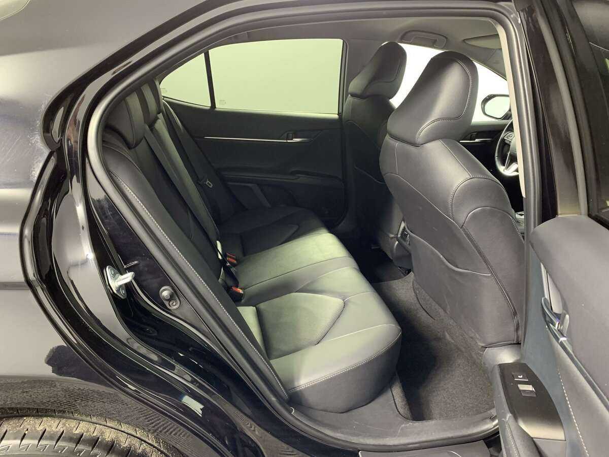 Toyota Camry с пробегом — 2021 год. Фото: #13