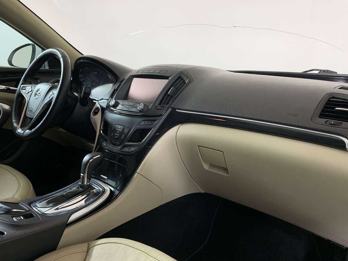 Opel Insignia с пробегом — 2014 год. Фото: #9