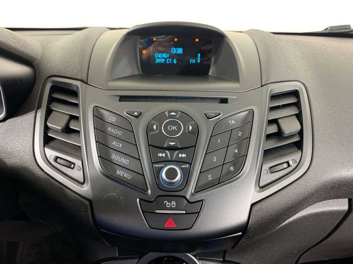 Ford Fiesta с пробегом — 2016 год. Фото: #15