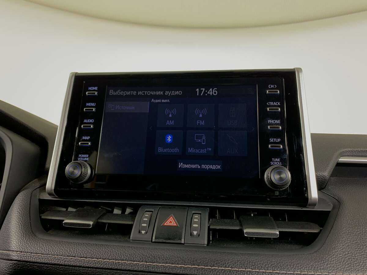 Toyota RAV4 с пробегом — 2020 год. Фото: #12