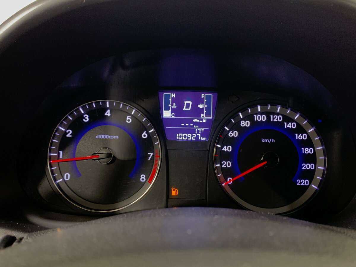 Hyundai Solaris с пробегом — 2014 год. Фото: #11