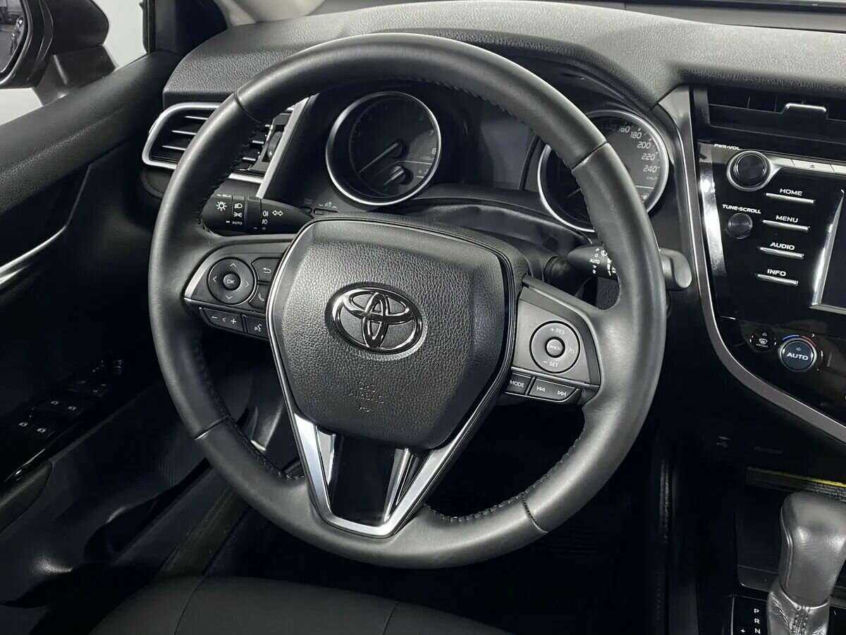 Toyota Camry с пробегом — 2020 год. Фото: #10