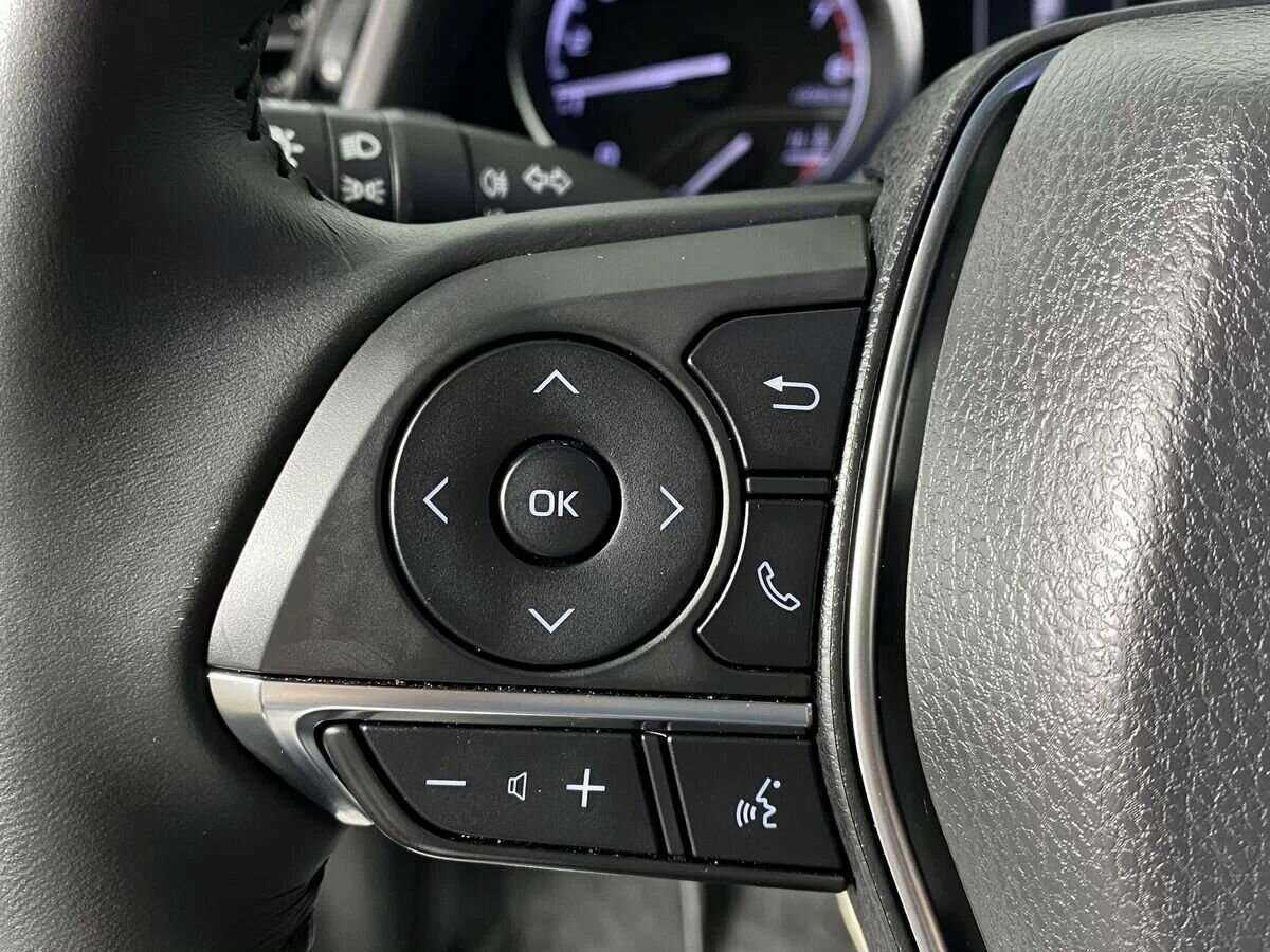 Toyota Camry с пробегом — 2020 год. Фото: #11