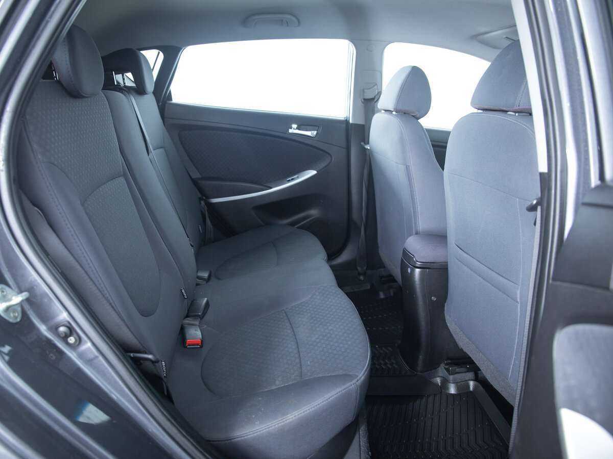 Hyundai Solaris с пробегом — 2013 год. Фото: #8