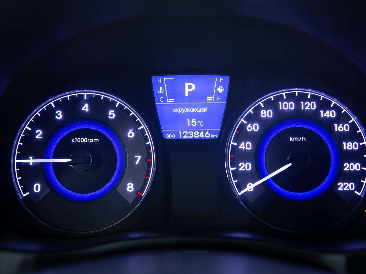 Hyundai Solaris с пробегом — 2013 год. Фото: #13