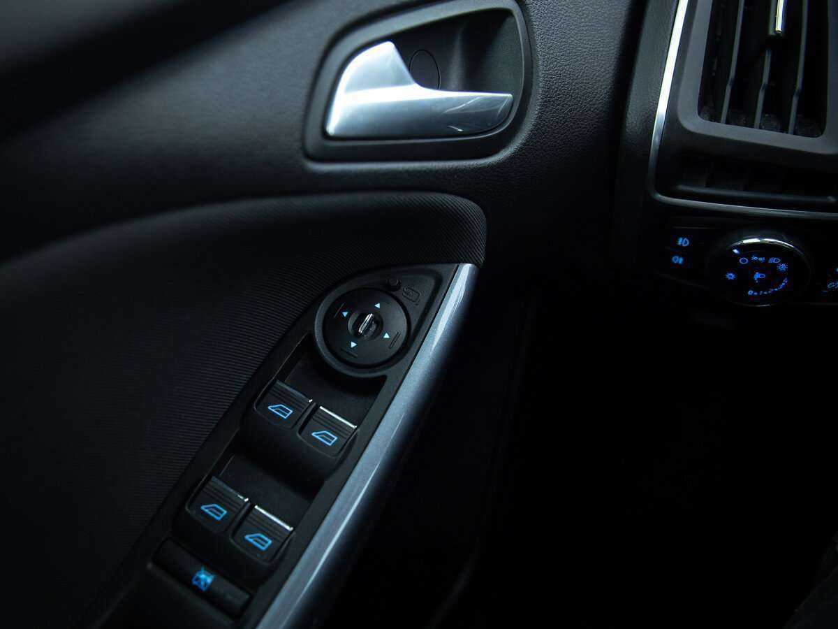 Ford Focus с пробегом — 2012 год. Фото: #13