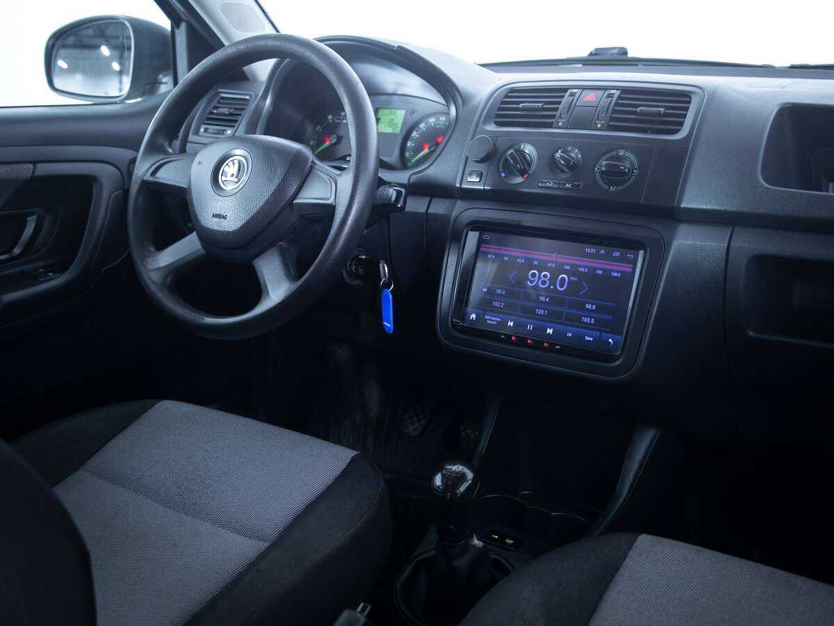 Skoda Fabia с пробегом — 2013 год. Фото: #10