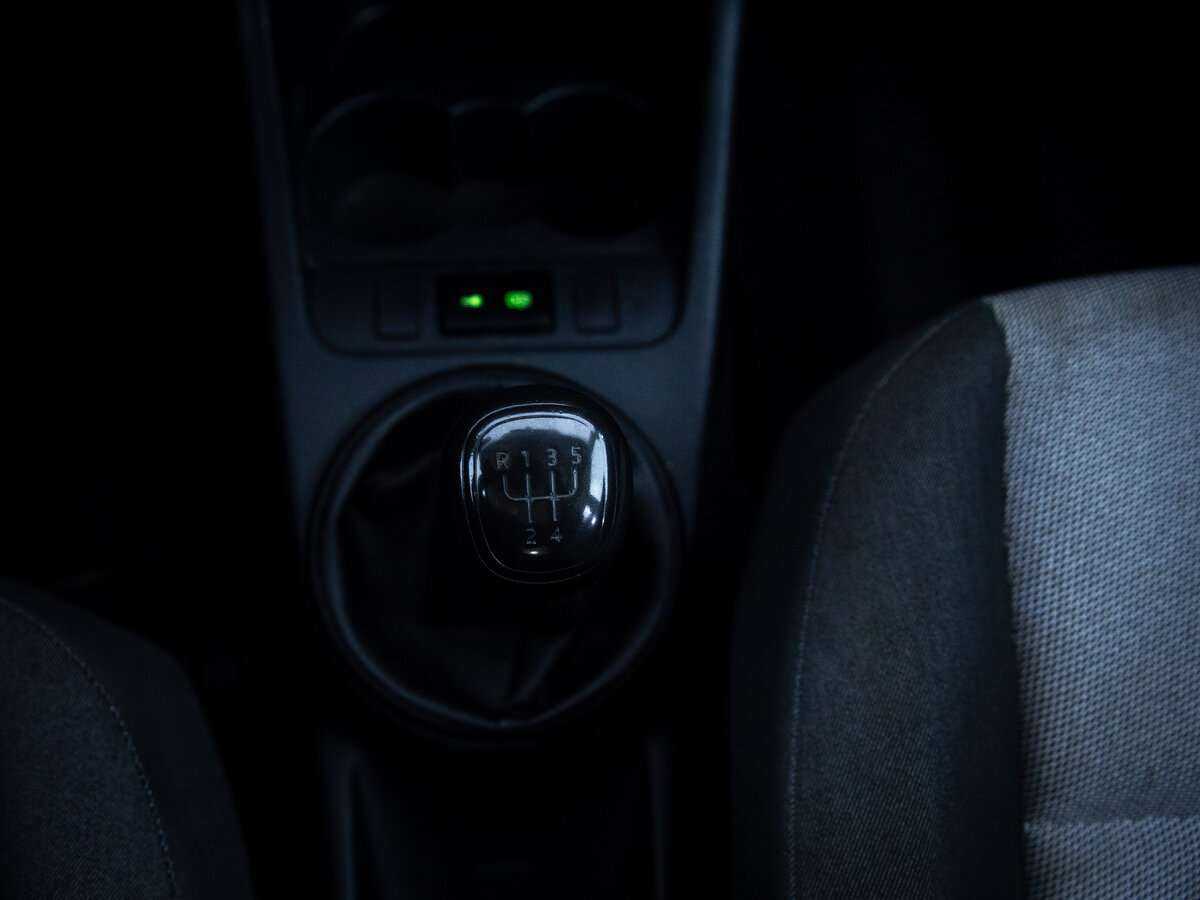 Skoda Fabia с пробегом — 2013 год. Фото: #17