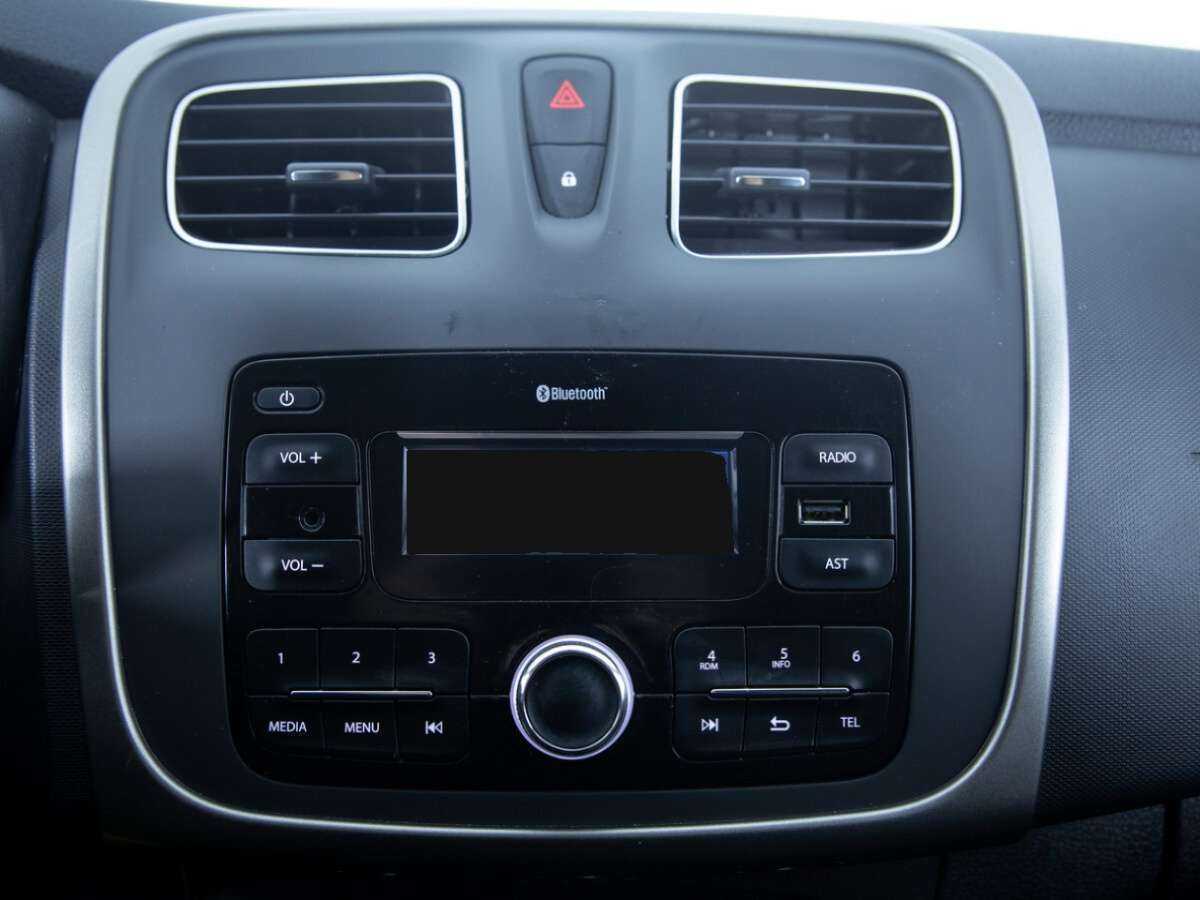 Renault Logan с пробегом — 2019 год. Фото: #15