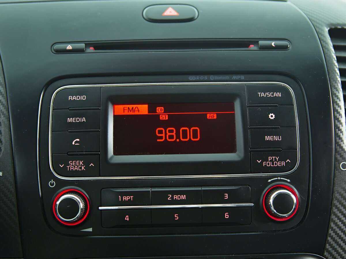 Kia Cerato с пробегом — 2014 год. Фото: #14