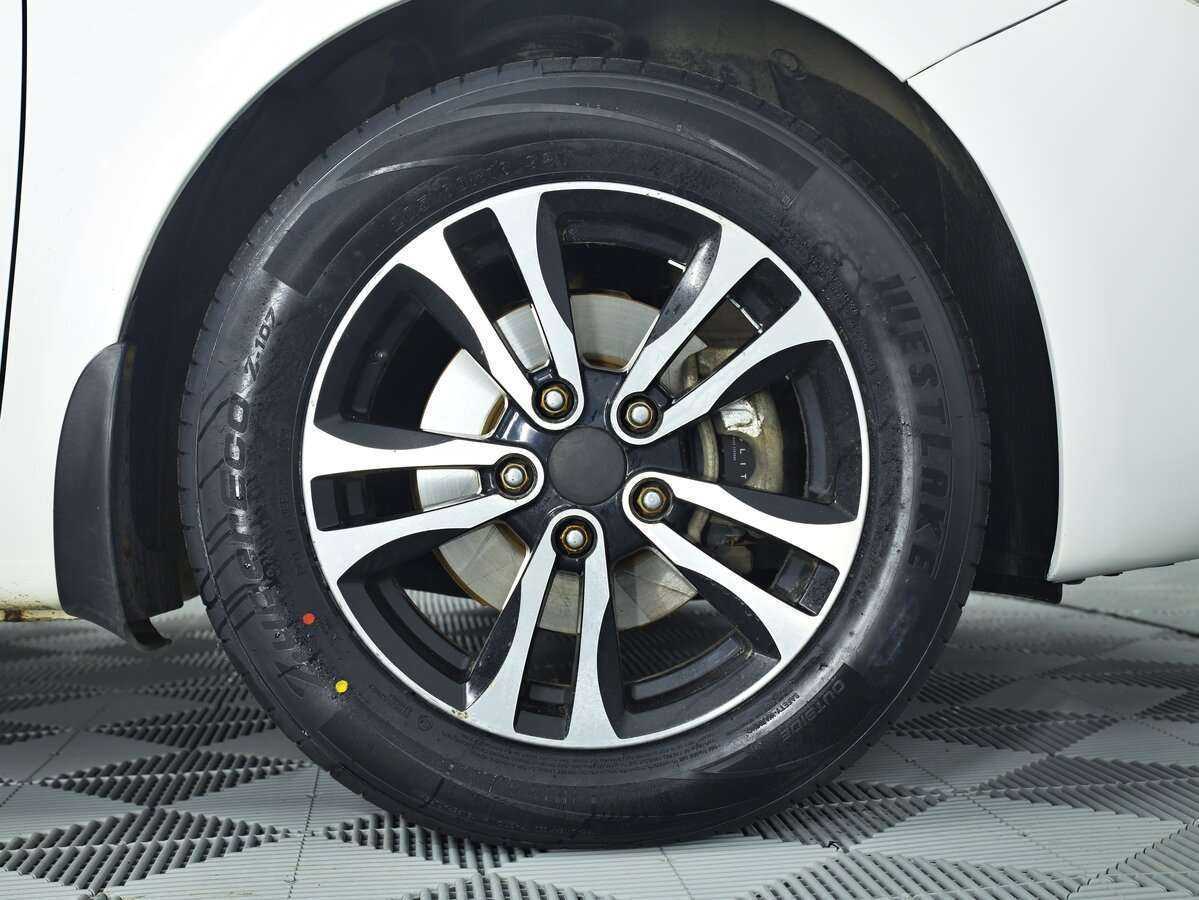 Kia Cerato с пробегом — 2014 год. Фото: #18