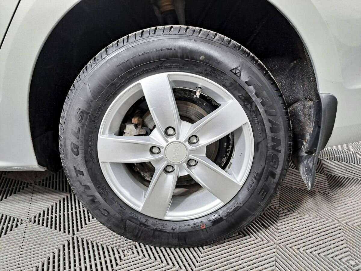 Volkswagen Jetta с пробегом — 2014 год. Фото: #17