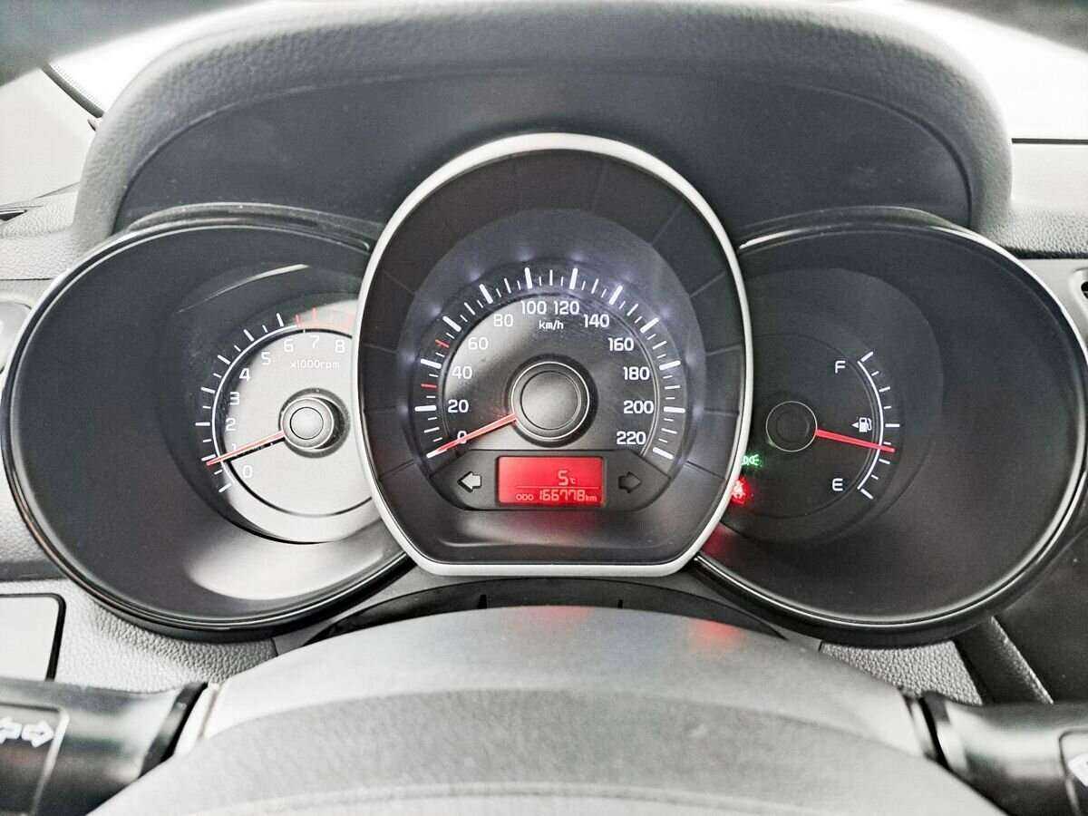 Kia Rio с пробегом — 2014 год. Фото: #10