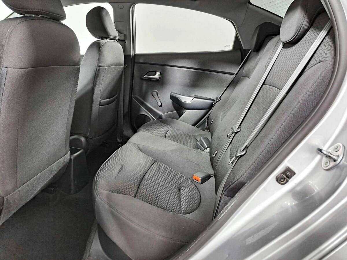 Kia Rio с пробегом — 2015 год. Фото: #9