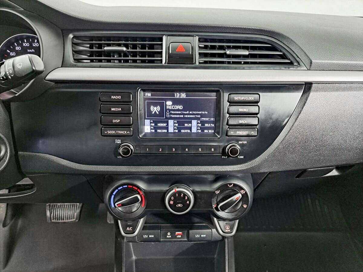 Kia Rio с пробегом — 2017 год. Фото: #12