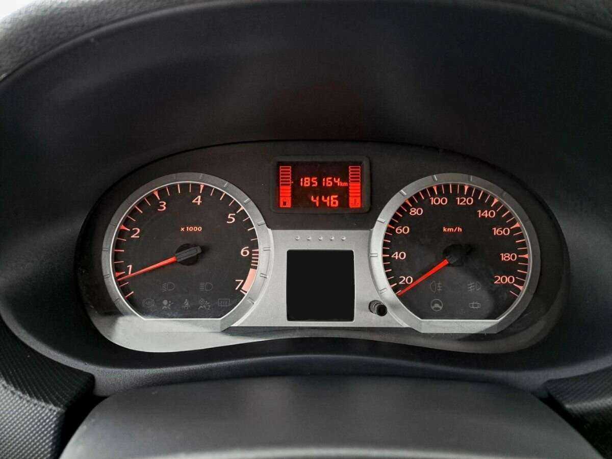 Lada (ВАЗ) Largus с пробегом — 2012 год. Фото: #10