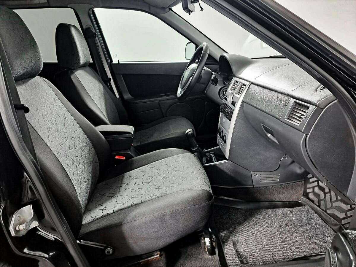 Lada (ВАЗ) Priora с пробегом — 2013 год. Фото: #8