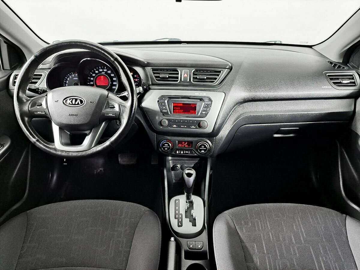 Kia Rio с пробегом — 2012 год. Фото: #11