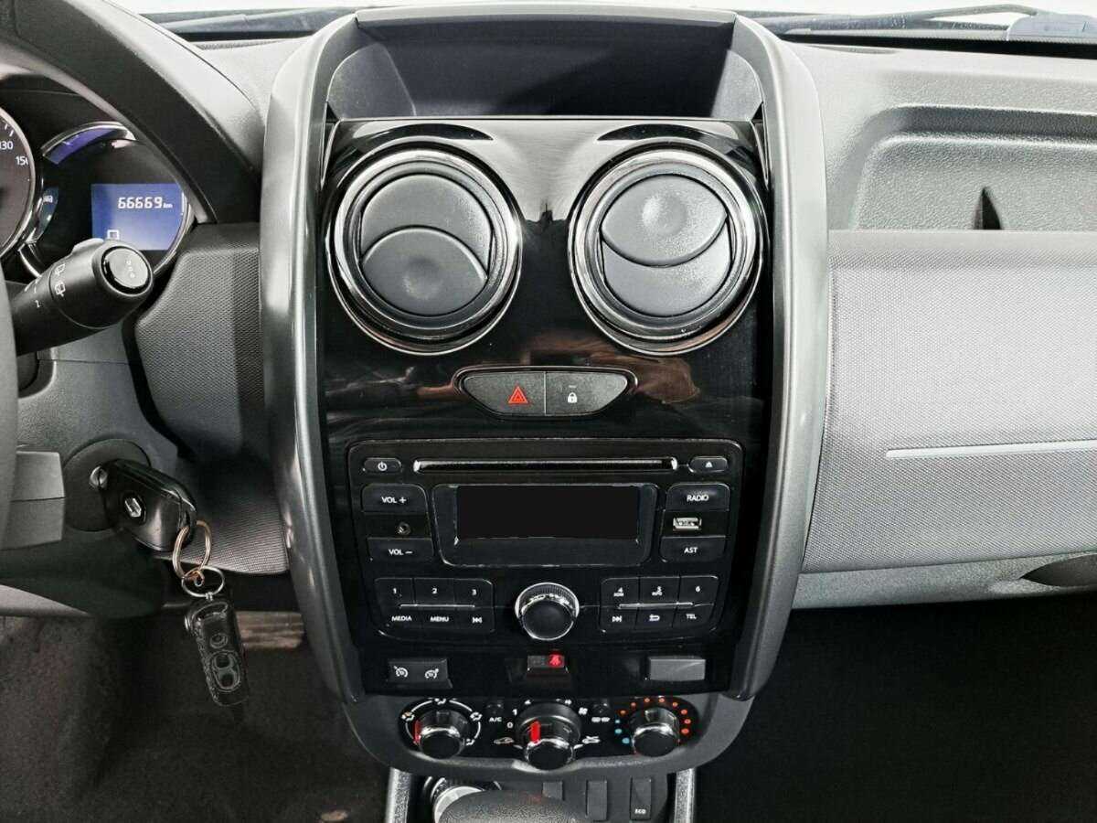 Renault Duster с пробегом — 2016 год. Фото: #12