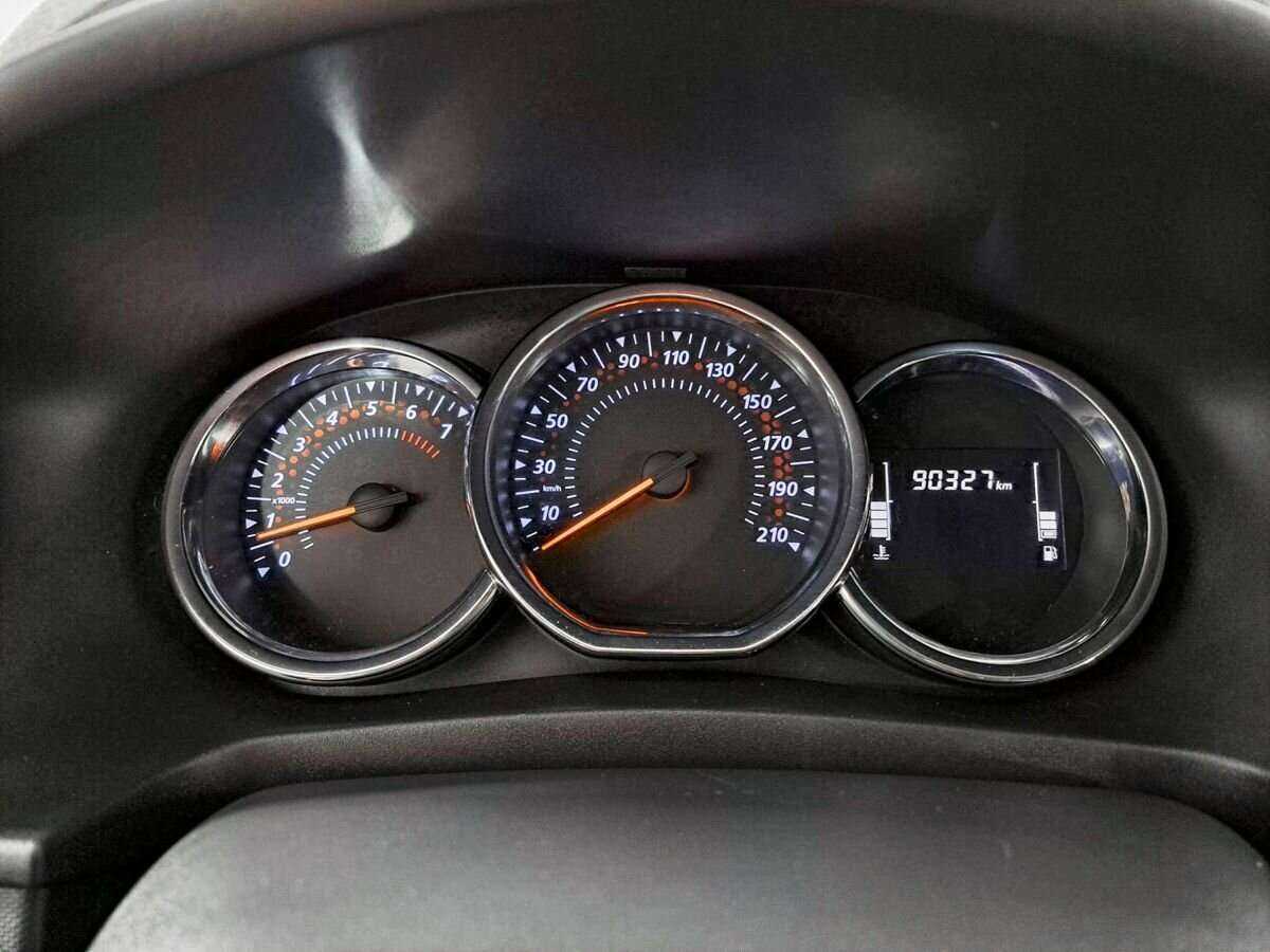 Renault Logan с пробегом — 2019 год. Фото: #10