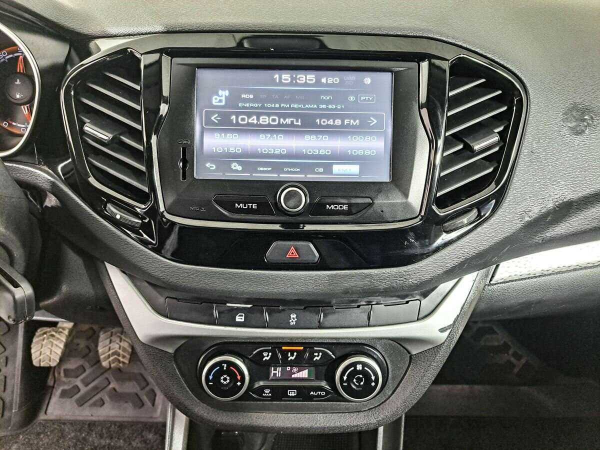 Lada (ВАЗ) Vesta с пробегом — 2018 год. Фото: #12