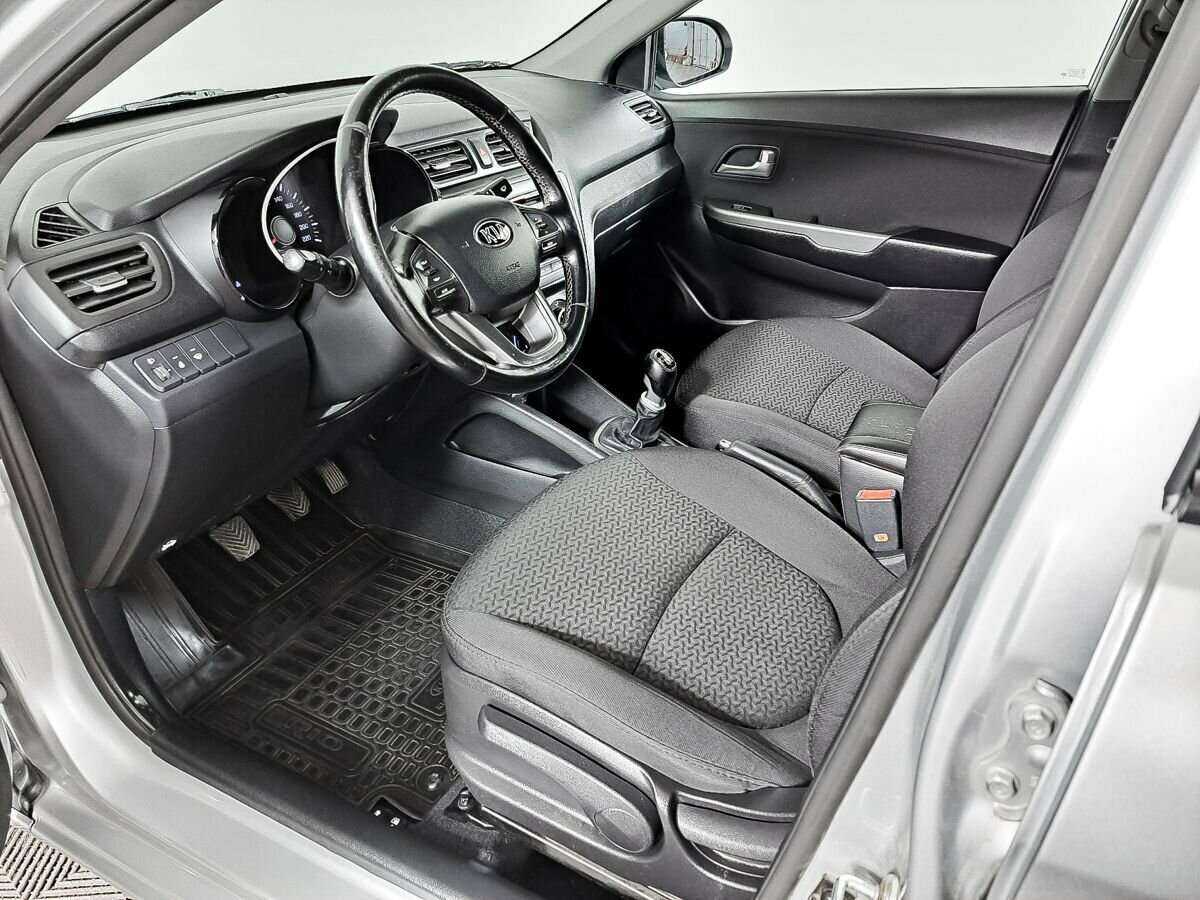 Kia Rio с пробегом — 2015 год. Фото: #12