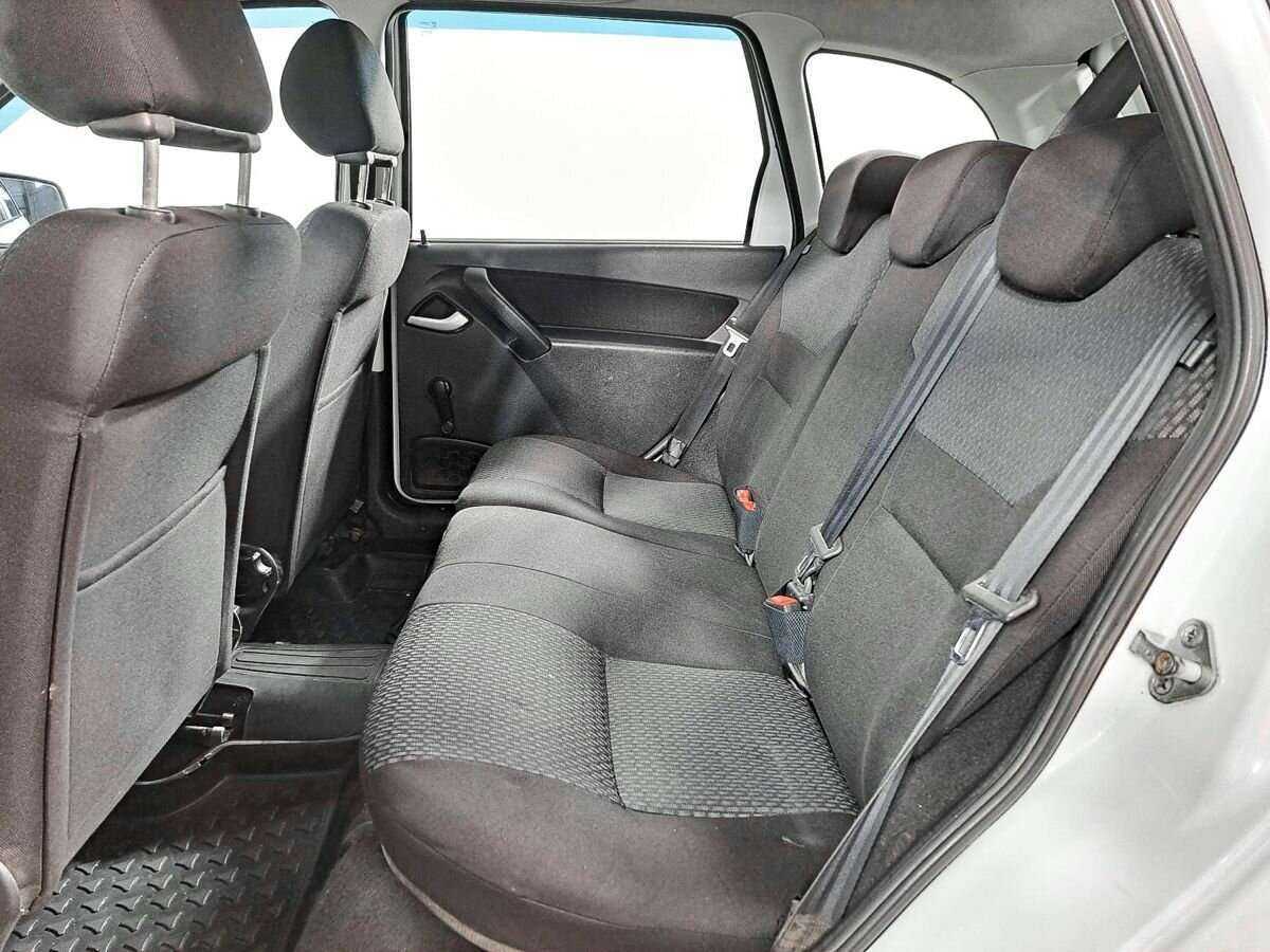 Lada (ВАЗ) Kalina с пробегом — 2014 год. Фото: #7