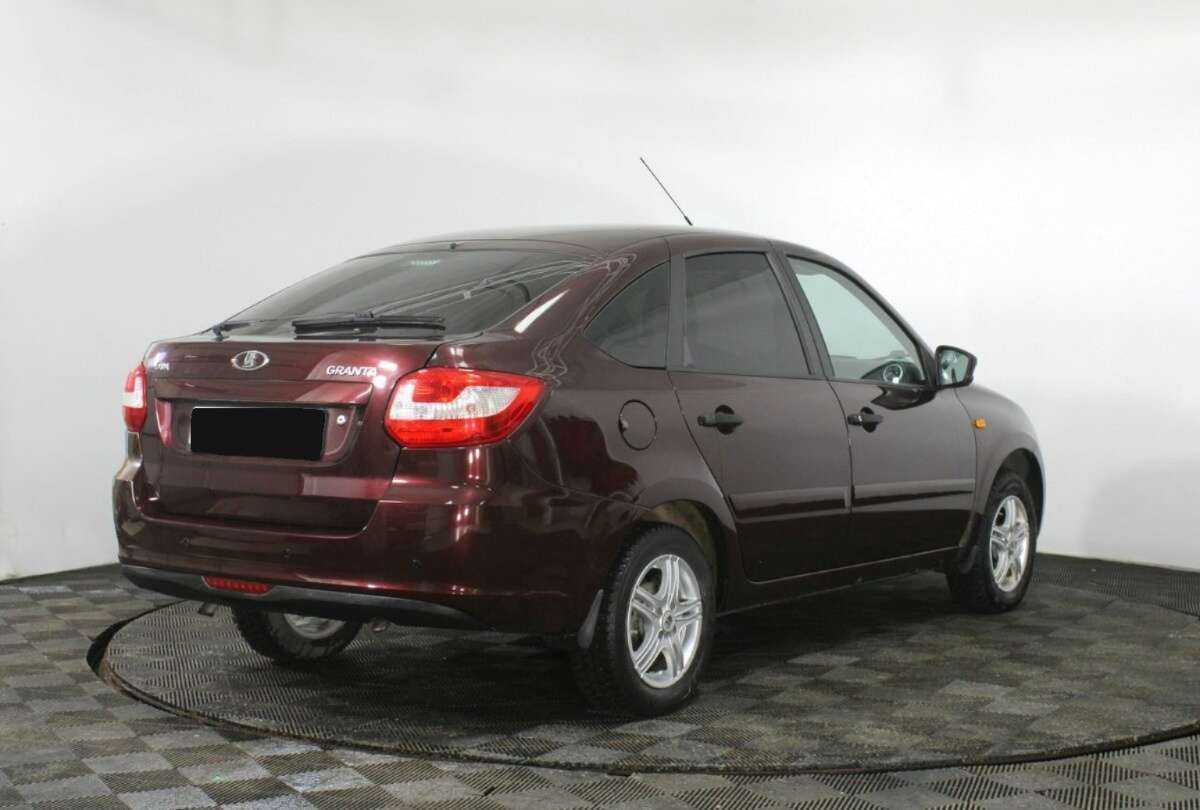 Lada (ВАЗ) Granta с пробегом — 2015 год. Фото: #3