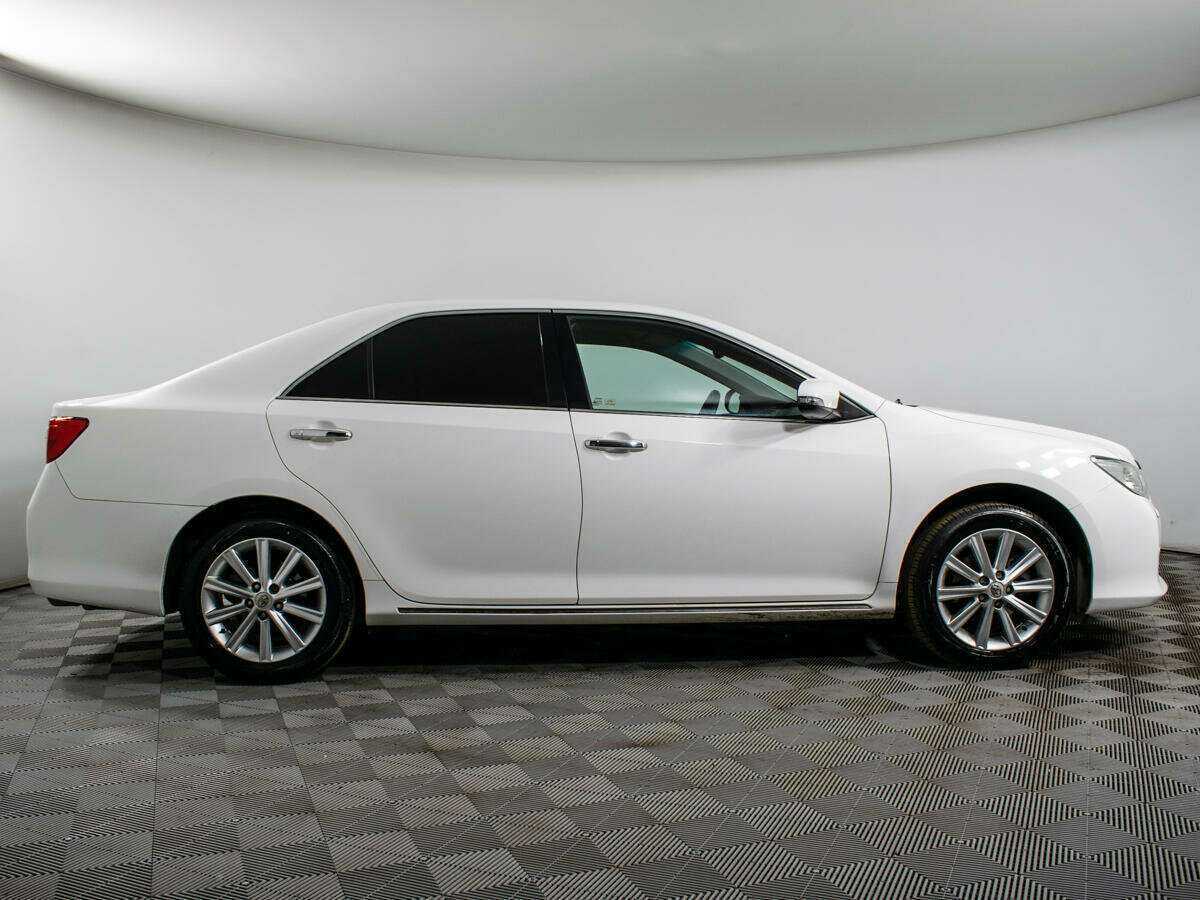 Toyota Camry с пробегом — 2014 год. Фото: #3