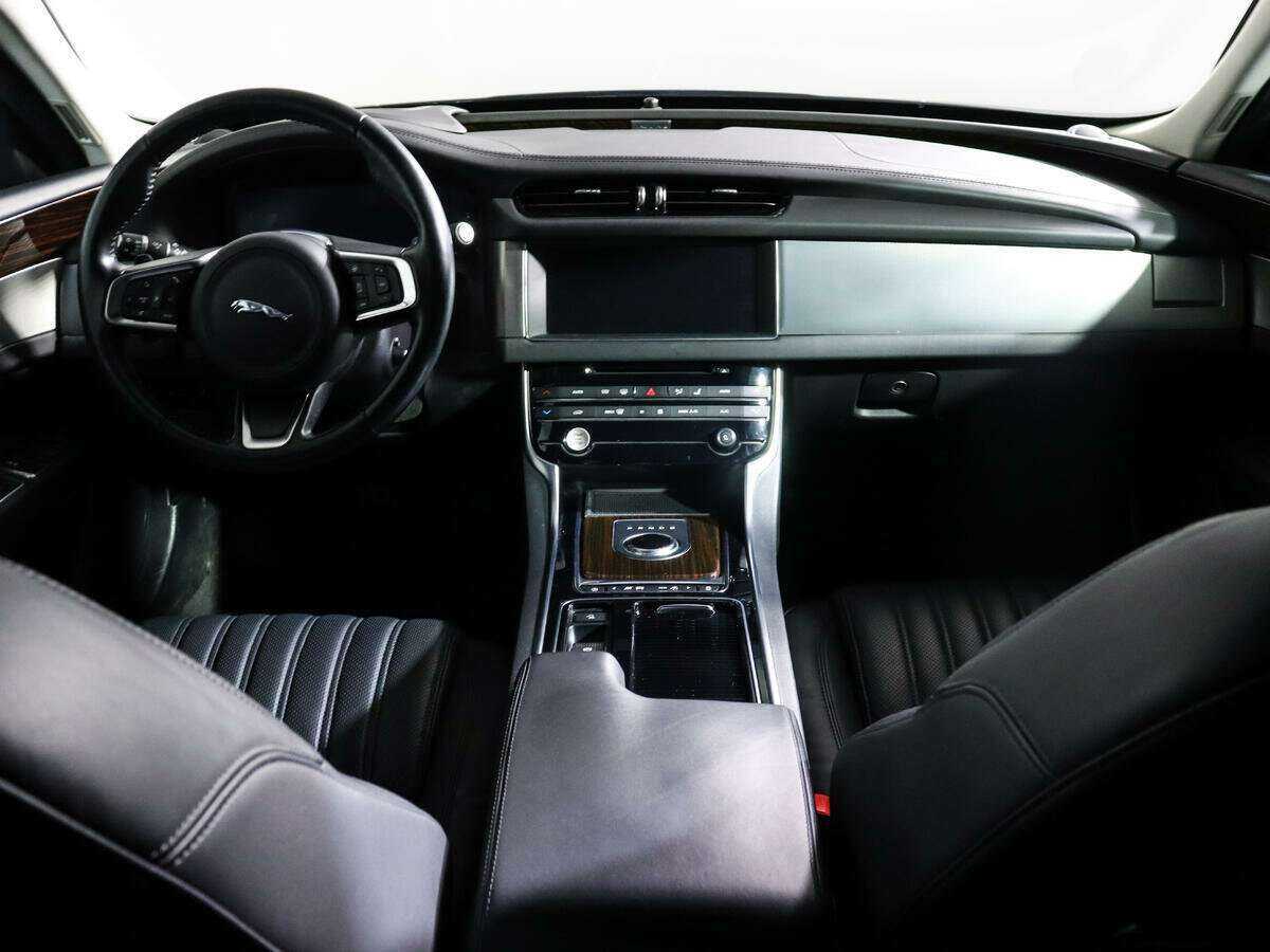 Jaguar XF с пробегом — 2018 год. Фото: #10