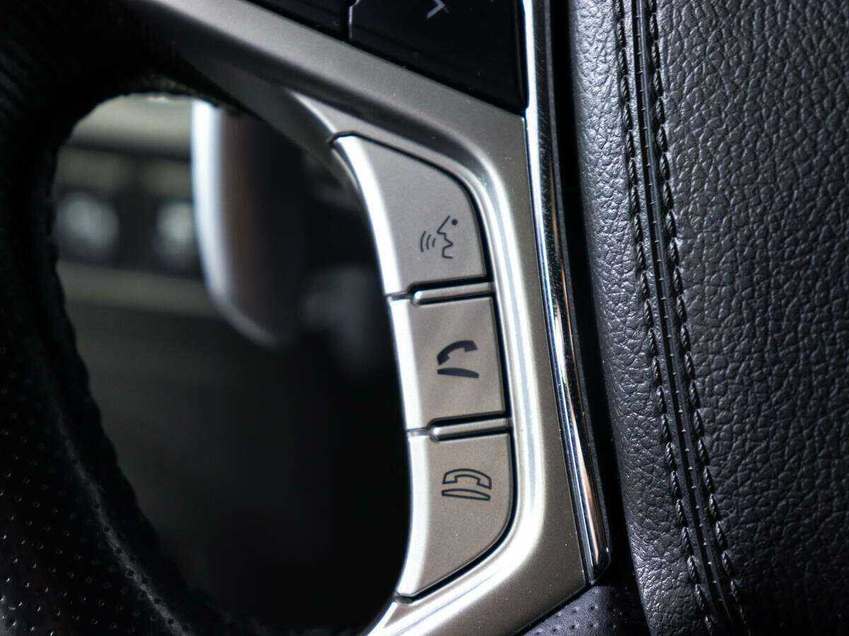 Mitsubishi Pajero Sport с пробегом — 2018 год. Фото: #22