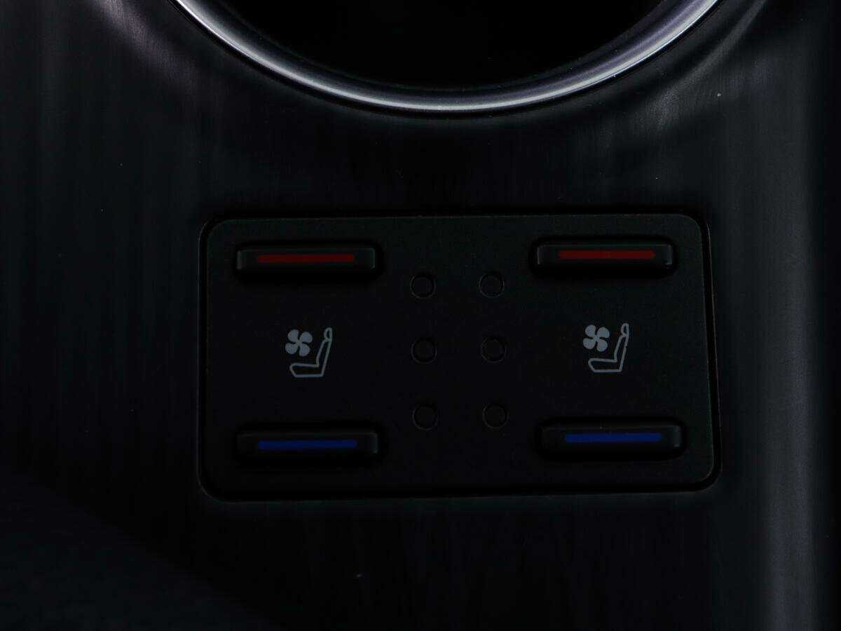 Toyota Camry с пробегом — 2021 год. Фото: #22