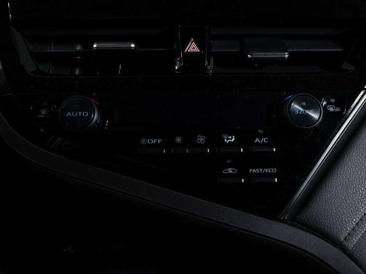 Toyota Camry с пробегом — 2021 год. Фото: #23