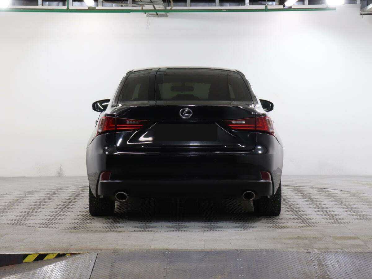 Lexus IS с пробегом — 2015 год. Фото: #3