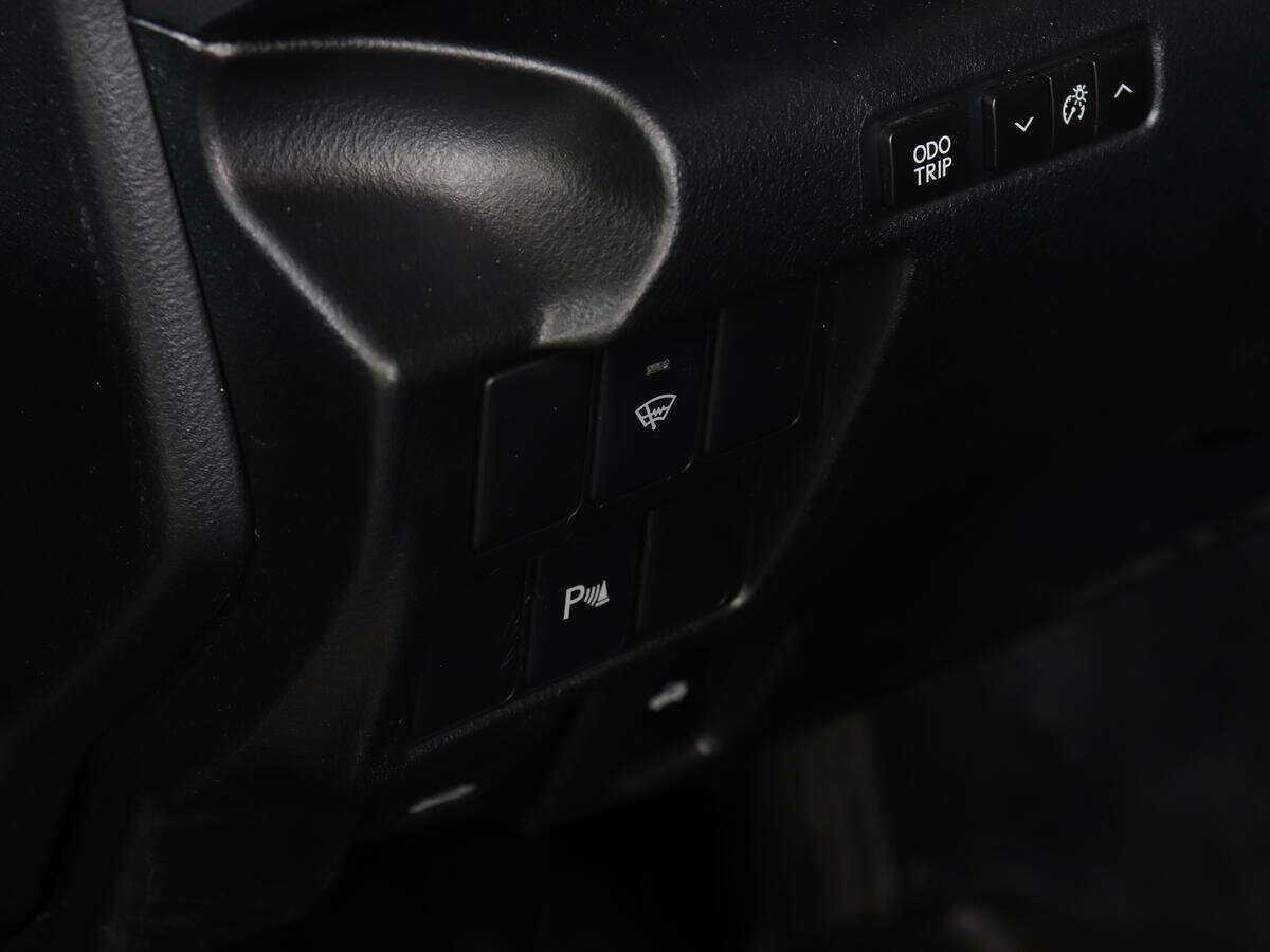 Lexus IS с пробегом — 2015 год. Фото: #10