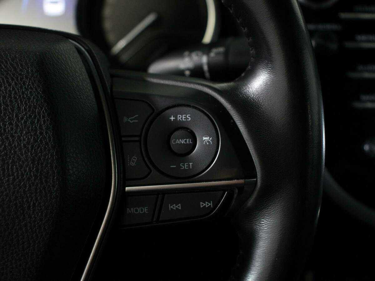 Toyota Camry с пробегом — 2018 год. Фото: #15