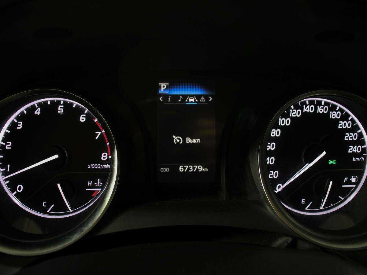 Toyota Camry с пробегом — 2020 год. Фото: #10