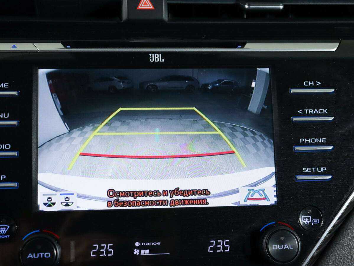 Toyota Camry с пробегом — 2018 год. Фото: #15